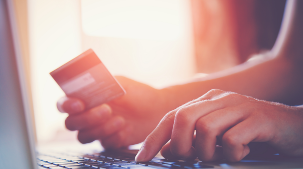 安装命令： 功能说明：检查、设定系统的各种服务。 语法：chkconfig [--add][--del][--list][系统服务]或 补充说明:这个是redhat公司遵循gpl规则所开发的程序,它可以查询操作系统在每一个执行等级(runlevel)中,会执行哪些系统服务，其中包括各种daemon。 linux os 将操作环境分为以下7个等级: 0:开机(请不要切换到此等级) 参数: --add 新增所指定的系统服务 chkconfig命令主要用来更新（启动或停止）和查询系统服务的运行级信息。谨记chkconfig不是立即自动禁止或激活一个服务，它只是简单的改变了符号连接。 语法： chkconfig --list [name] chkconfig 没有参数运行时，显示用法。假如加上服务名，那么就检查这个服务是否在当前运行级启动。假如是，返回true，否则返回false。假如在服务名后面指定 了on，off或者reset，那么chkconfi 会改变指定服务的启动信息。On和off分别指服务被启动和停止，reset指重置服务的启动信息，无论有问题的初始化脚本指定了什么。On和off开 关，系统默认只对运行级3，4，5有效，但是reset可以对所有运行级有效。 --level选项可以指定要查看的运行级而不一定是当前运行级。 需要说明的是，对于每个运行级，只能有一个启动脚本或者停止脚本。当切换运行级时，init不会重新启动已经启动的服务，也不会再次去停止已经停止的服务。 chkconfig --list ：显示所有运行级系统服务的运行状态信息（on或off）。假如指定了name，那么只显示指定的服务在不同运行级的状态。 chkconfig --add name：增加一项新的服务。Chkconfig确保每个运行级有一项启动(S)或者杀死(K)入口。如有缺少，则会从缺省的init脚本自动建立。 chkconfig --del name：删除服务，并把相关符号连接从/etc/rc[0-6].d删除。 chkconfig [--level levels] name ：设置某一服务在指定的运行级是被启动，停止还是重置。例如，要在3，4，5运行级停止nfs服务，则命令如下： chkconfig --level 345 nfs off 运行级文件： 每个被chkconfig管理的服务需要在对应的init.d下的脚本加上两行或者更多行的注释。第一行告诉chkconfig缺省启动的运行级以及启动 和停止的优先级。假如某服务缺省不在任何运行级启动，那么使用 - 代替运行级。第二行对服务进行描述，可以用/ 跨行注释。 附加介绍一下Linux系统的运行级的概念： 范例: 1.查看在各种不同的执行等级中,各项服务的状况: 2.列出系统服务vsftpd在各个执行等级的启动情况： 3.在执行等级3,5时，关闭vsftpd系统服务： 4.在执行等级2，3，5时，开启 vsftpd系统服务： 5.关闭一些自己不需要的服务 ->假如没有打印机： chkconfig --level 235 cups off 假如没有局域网： chkconfig --level 235 smb off 假如不需要远程用户登录的： chkconfig --level 235 sshd off 假如不需要定时任务的： chkconfig --level 235 crond off 假如不需要添加新硬件的： chkconfig --level 235 kudzu off